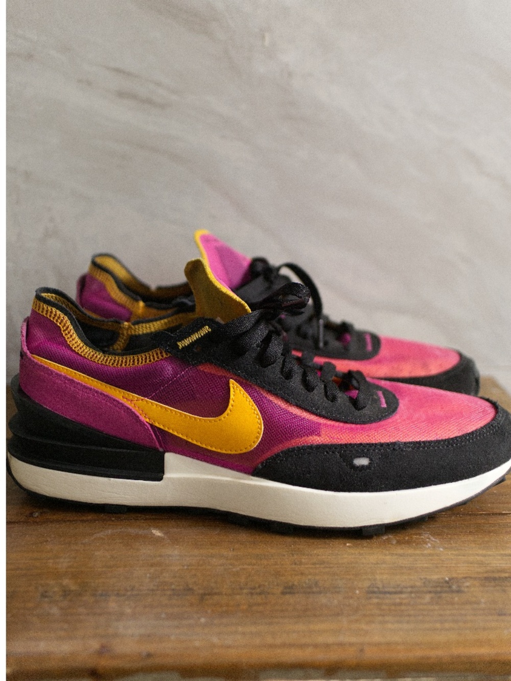 Mens Nike Waffle One Sneakers in Active Fuchsia Size 9.5
